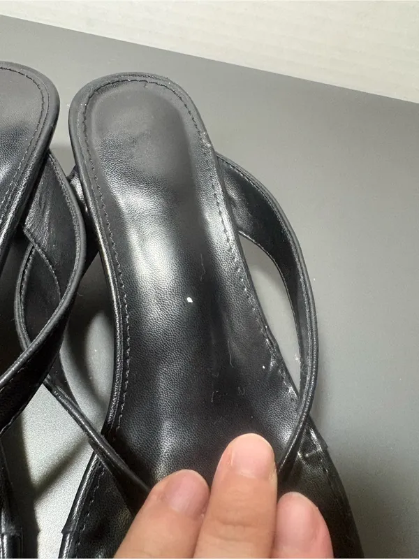 Black Kitten-Heel Thong Sandals - Image 6