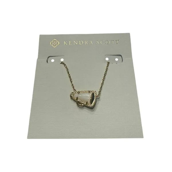 Kendra Scott Cheer Short Pendant Necklace in Gold White Mother-of-Pearl - Image 2