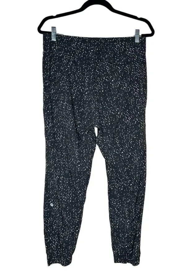 Lululemon Jogger Butterfly Texture Black White Size 8 - Image 8