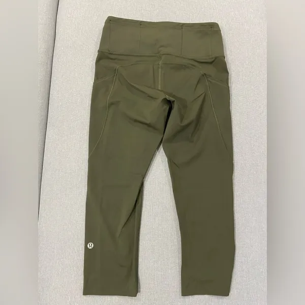 Lululemon High-Rise Olive Green Capri Leggings Size 6 Cropped Activewear Pants - Image 3