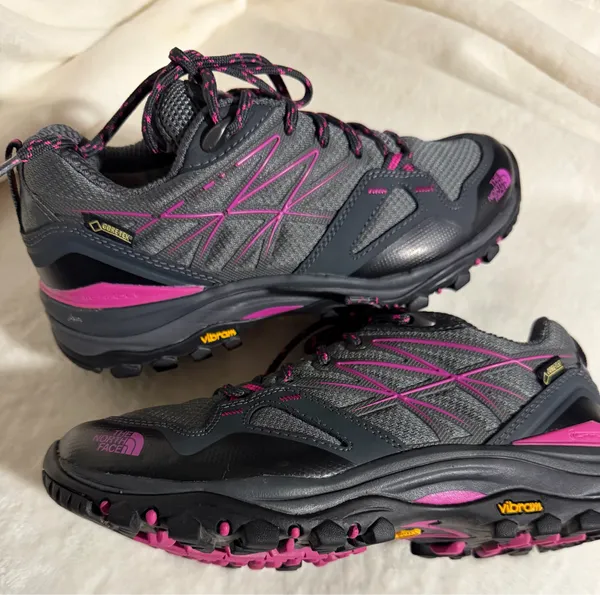 North face hiking shoes Gray Size 6.5 - Image 3