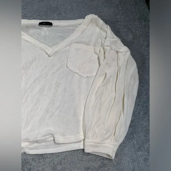 Vici White V-Neck Long puff Sleeve sweater top small - Image 4