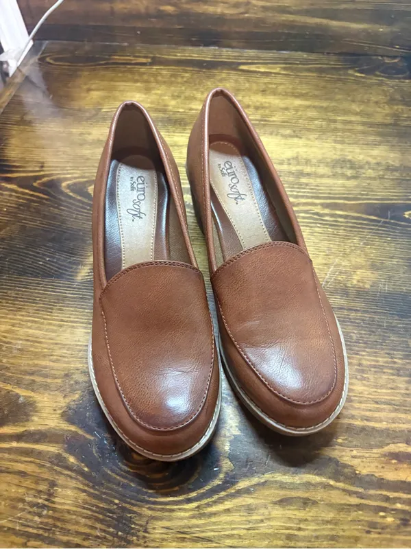 Eurosoft brown heeled loafers size 8 - Image 3