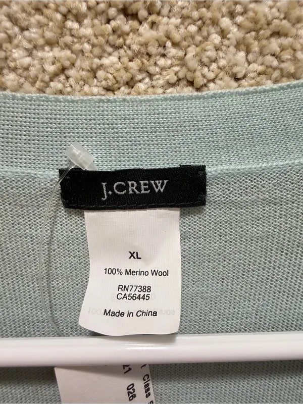 NWT 100% merino wool cardigan XL pockets lightweight soft girl 2012 deadstock - Image 8