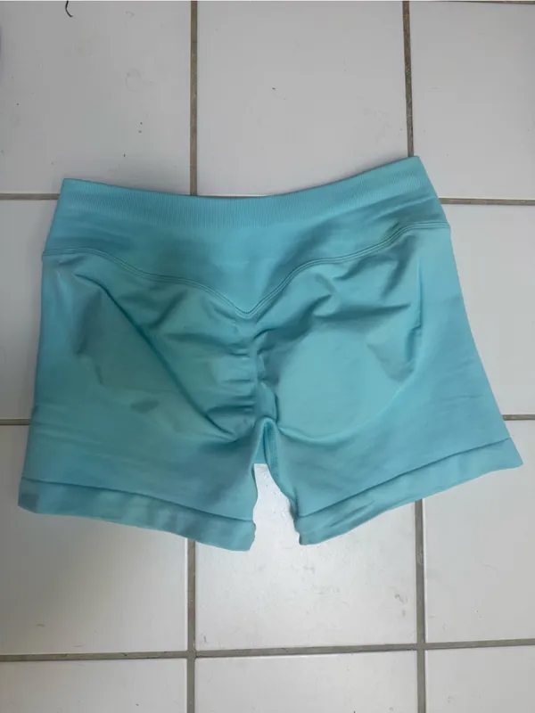 Gymshark Activewear Set - Sports Bra & High-Waist Shorts - Image 4