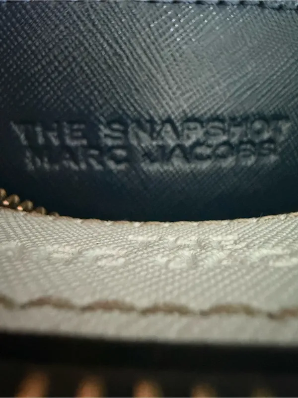Marc Jacobs The Snapshot Navy Blue Sea Crossbody Camera Bag. Measures approximat - Image 9