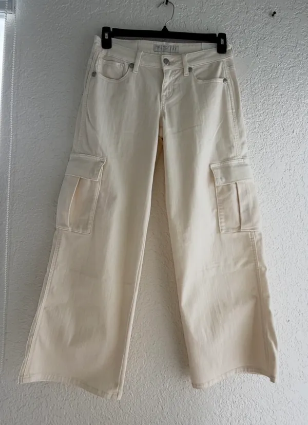 NWT Miss Me Low-Rise Cargo Wide Leg Jeans - Off White Angel Wings ✨ Size 27x30 - Image 3