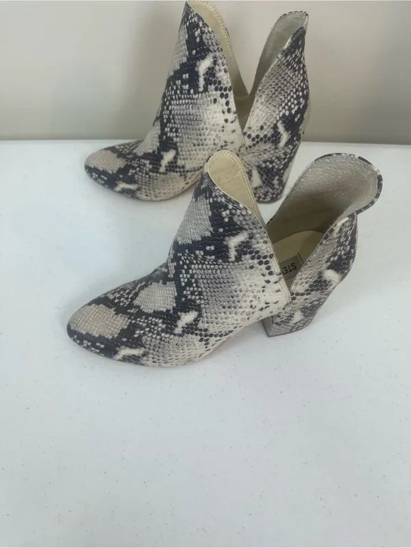 Steve Madden Snake-Print Ankle Boots in Black & Cream - Image 2