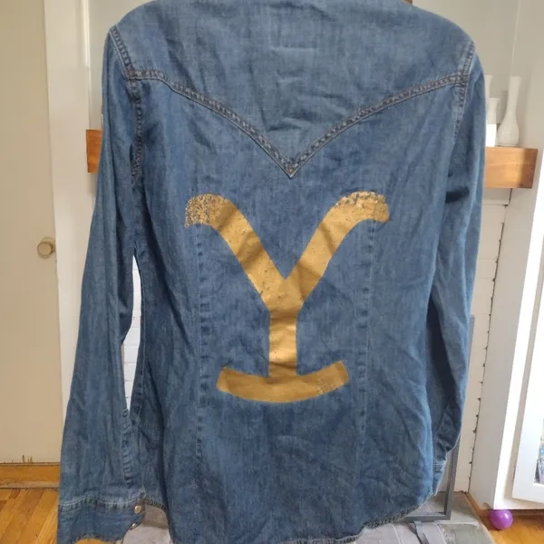 Wrangler Yellowstone denim pearl snap shirt - Image 3