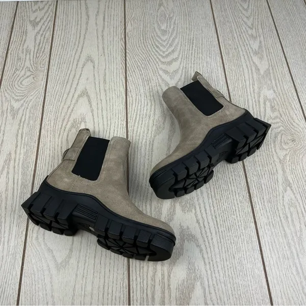 GUESS Women's Hensly Lug Sole Side Gore Chelsea Booties 6.5M Light Brown $99 - Image 4
