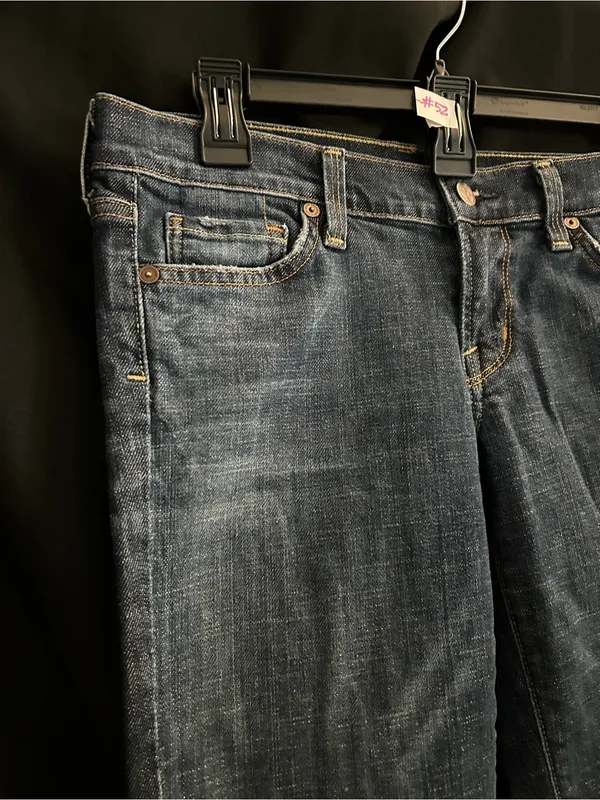 Citizens of Humanity Women's Mid-Rise Straight Capris Faded Blue SZ 28 Waist - Image 5