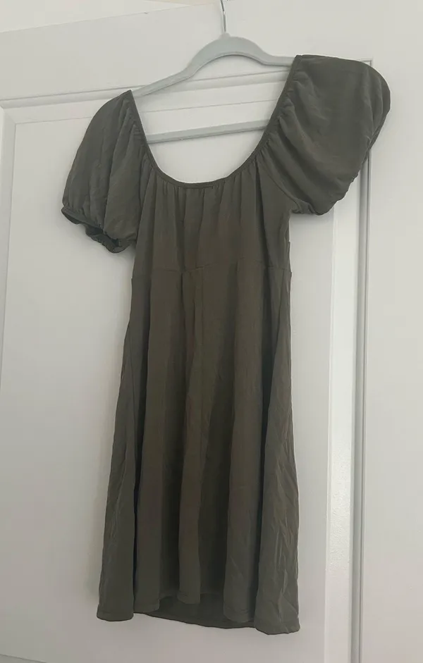 Francesca’s Green Puff Sleeve Dress - Image 2