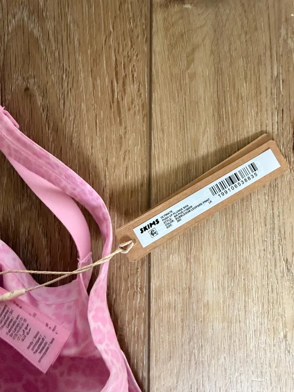 NWT skims ultimate push up plunge bra - Image 2