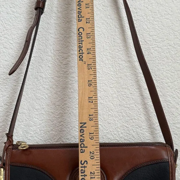 Vintage DOONEY & BOURKE All Weather Leather Collection Black/Brown Crossbody Bag - Image 10