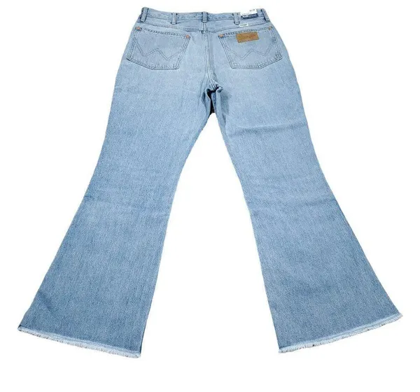 Wrangler Wrock 672 High Rise Kick Flare Jeans Light Wash Blue Cowgirl Size 30x28 - Image 4
