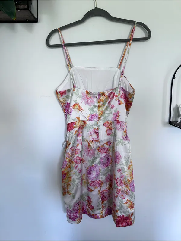 Showpo Floral Print Square Neck Sleeveless Strappy Ruched Side Mini Dress Size 6 - Image 2