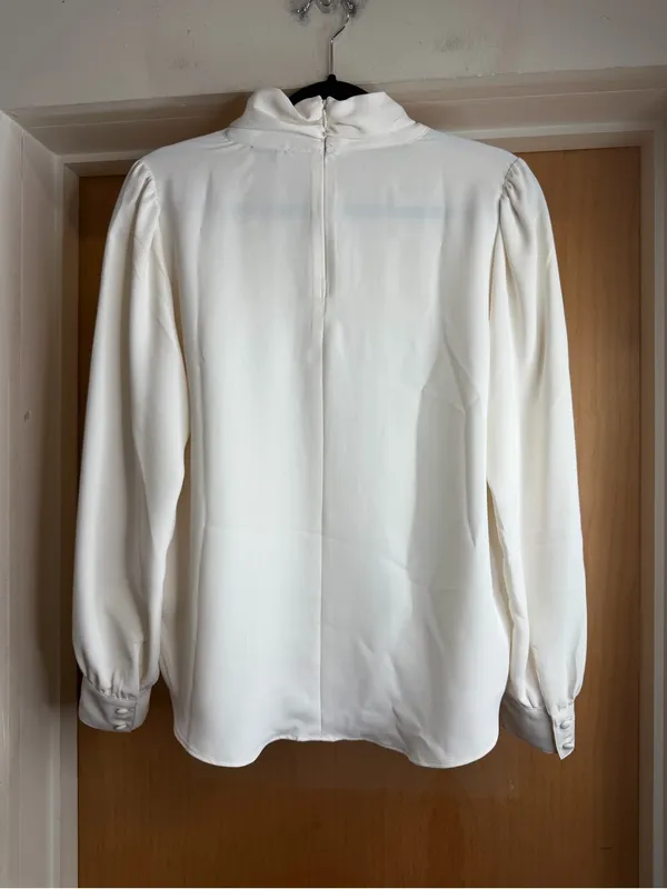 Ann Taylor Petite Women’s Ivory Cowl Neck Long Sleeve Blouse. Size: Small Petite - Image 5