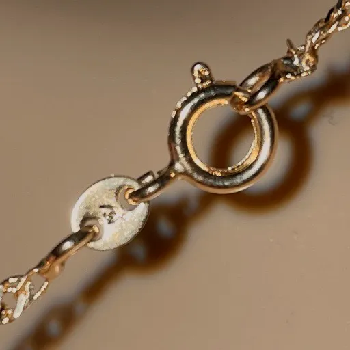 Vintage Tear Drop Necklace Gold - Image 5