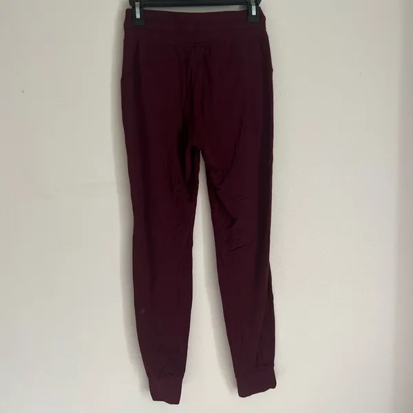 Lululemon Maroon Ready To Rulu Joggers Size 4 - Image 4