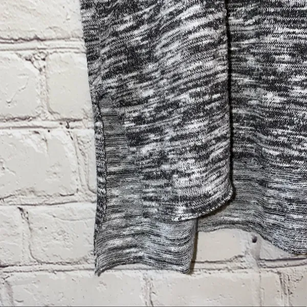 American Eagle Marled‎ Black & White Textured LS Top - Image 2