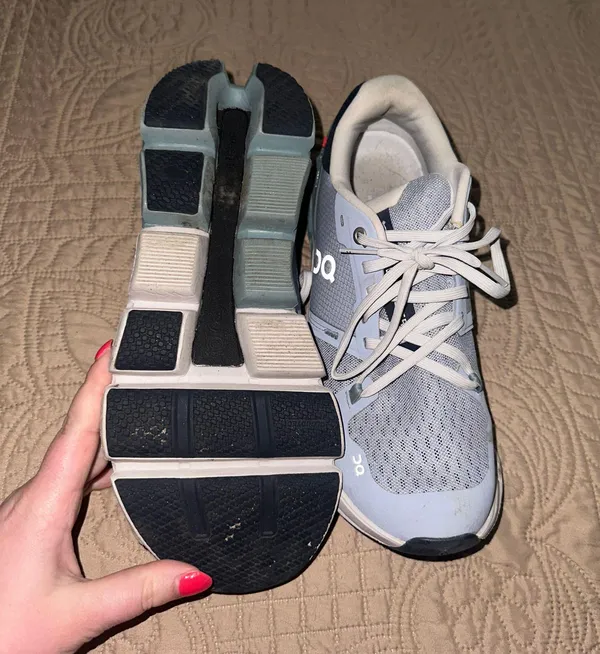On Blue Shoes - Image 4