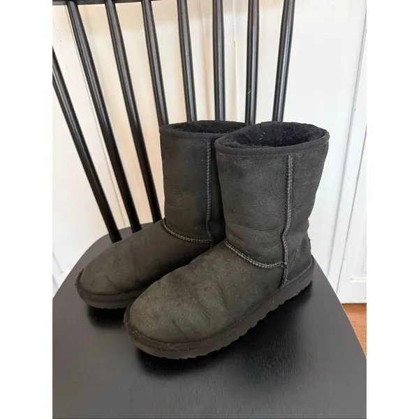 Ugg Classic Black classic short 11 boot size 8 - Image 5