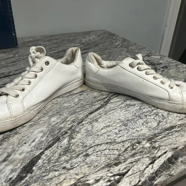 Tommy Hilfiger White Sneakers with Red and Blue Stripes - Image 8