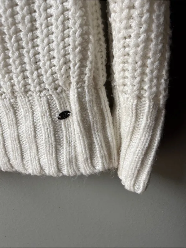 American Eagle Chunky Knit Sweater Cream Crewneck Cozy Cottagecore Size S - Image 2