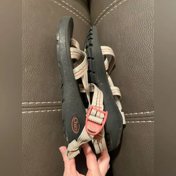 Chaco women’s size 9 adjustable sandals. - Image 8