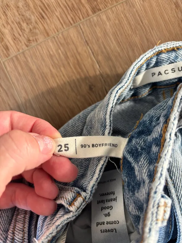 Pacsun 90s Boyfriend Distressed Jeans - Size 25 - Image 4