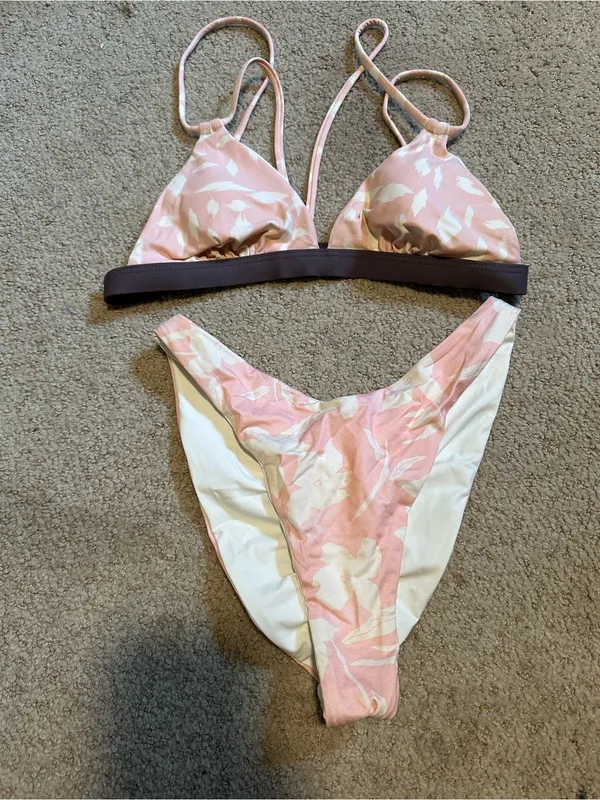 NWOT L*Space bikini set pink floral extra small - Image 2