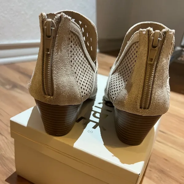Maurice’s Booties - Image 4