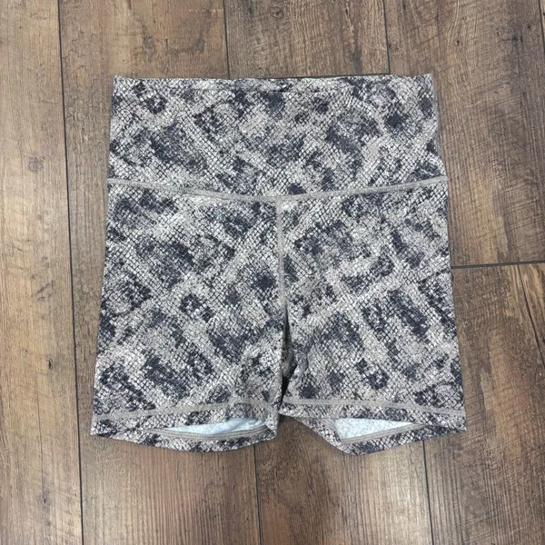 GAP Fit Eclipse Biker Shorts High Waist Women's Size M Tan Brown Snake Print - Image 2