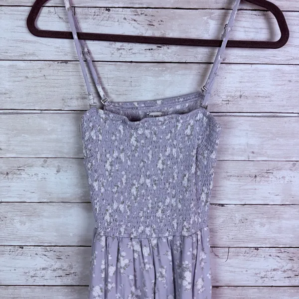 Hollister Floral Smocked Dress Size Large - Image 2