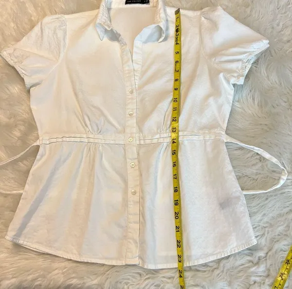 The Limited Short Sleeve White Blouse Top Women’s Size Medium Ties in Back - Image 8