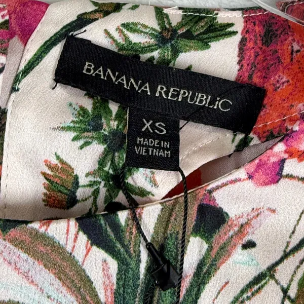 Banana Republic XS‎ Pink Floral Bird Print Long Sleeve Blouse NWT 268329-00-1 - Image 2