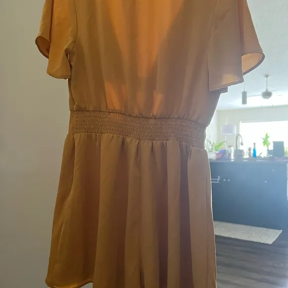 Chic Gold Romper Size M - Image 2