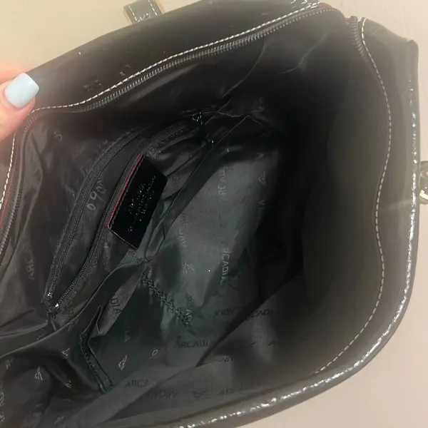 ✨Arcadia Patent Shoulder Bag✨ Black - Image 10