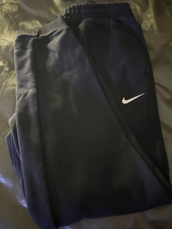 Nike Sweatpants Black Women’s - Image 2