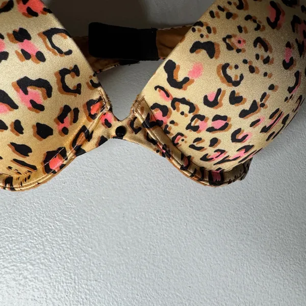 Victoria’s Secret 32D Very Sexy Push Up-pigeonnant Animal‎ Print Bra CP - Image 2