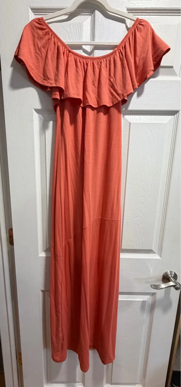 Guess Maxi dress coral M off shoulder ruffle neckline - Image 2