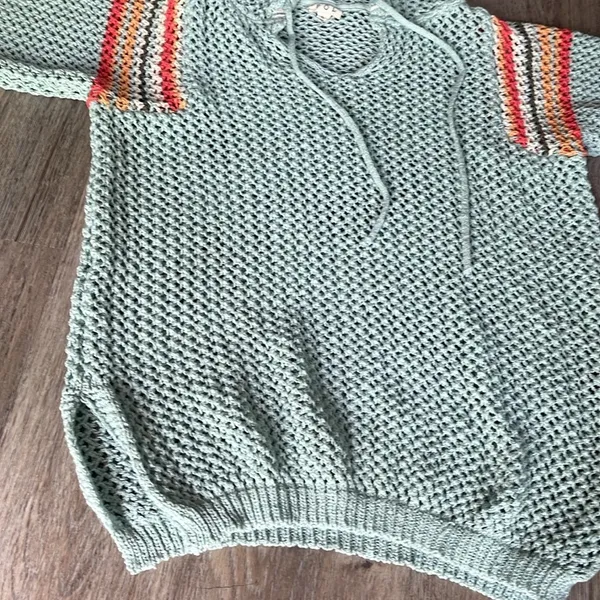 POL Cable Knit Pull Over/Beach Cover Up Size Small - Image 4