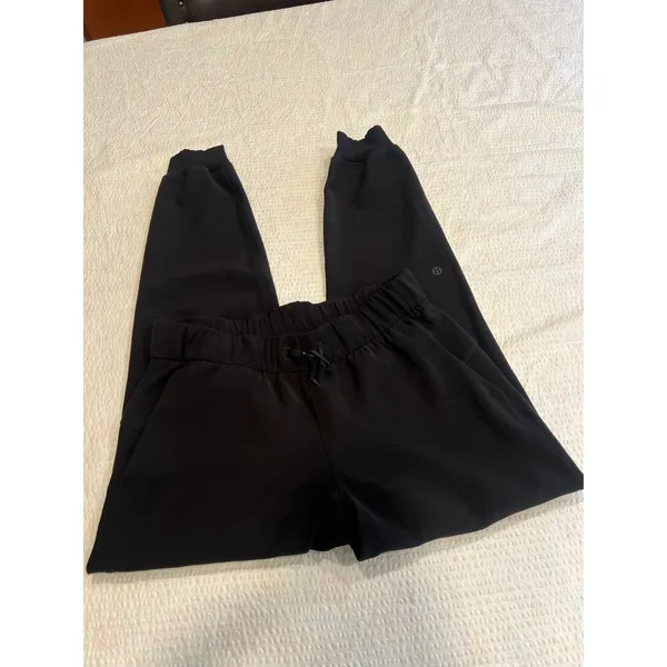 Lululemon On The Fly Jogger in Black size 4 women - Image 4