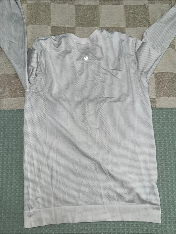 Lululemon Swiftly Tech Long-Sleeve Shirt 2.0 Waist Length - Image 3