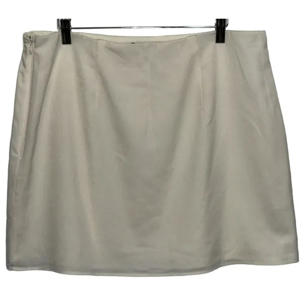 Abercrombie & Fitch White Polyester Side Slit Micro Mini Skirt Womens Size Large - Image 2