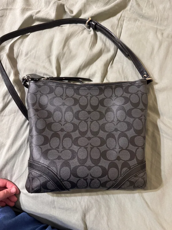 Coach Peyton Signature File Bag - Image 7