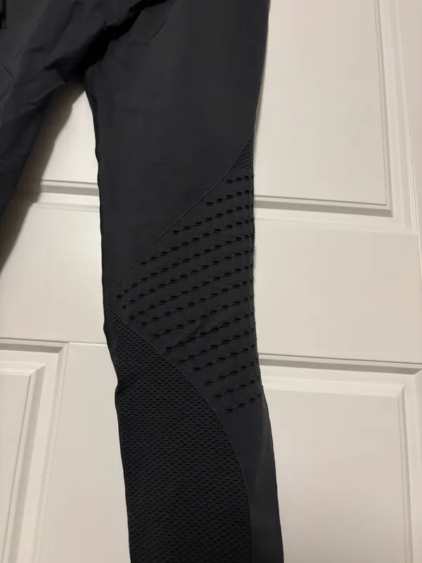 Fabletics Charcoal Grey 7/8 High Waist Leggings - Image 5