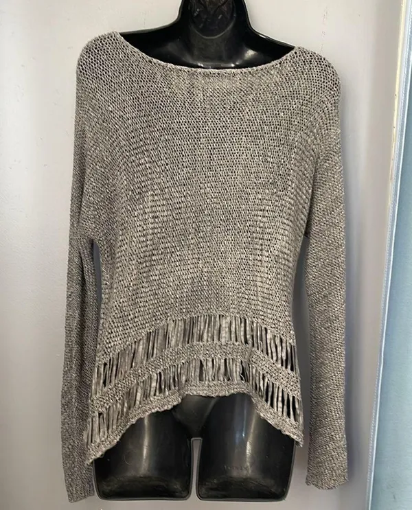 Abercrombie and Fitch knit gray sweater size XS - Image 4
