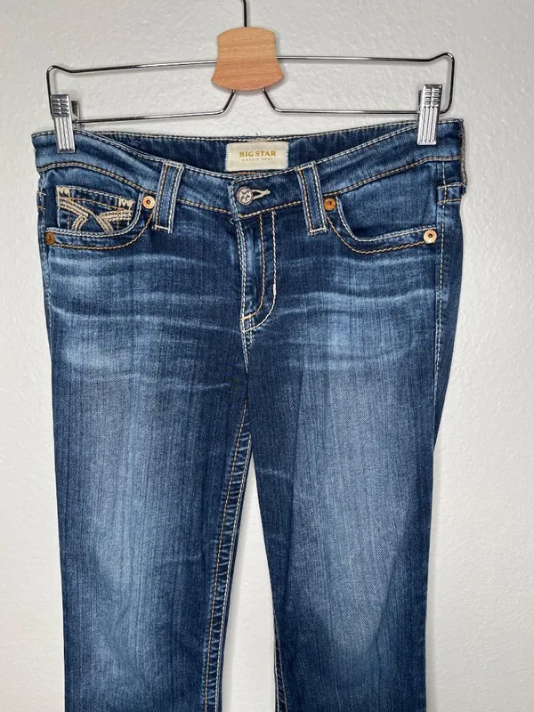 Big Star Maddie Embroidered back pocket Bootcut Jeans Womens Size 26R - Image 3