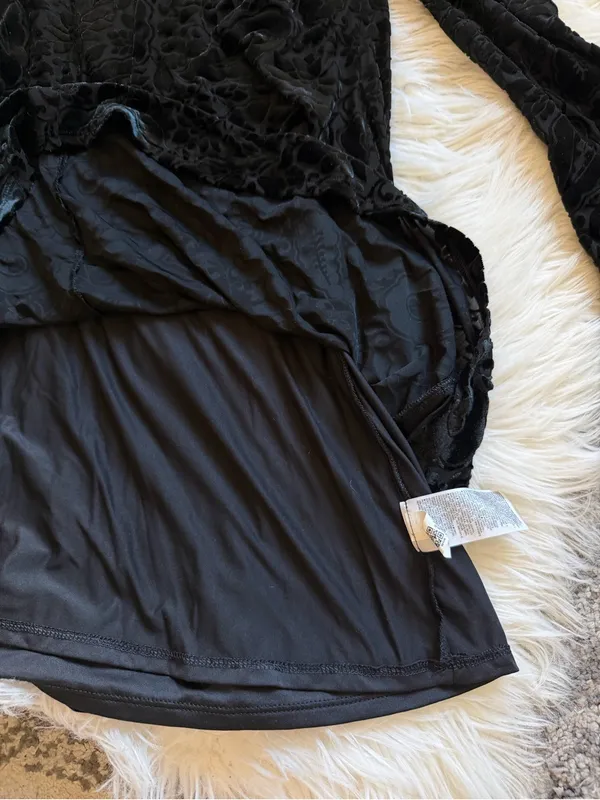 Old Navy velvet mini dress - Image 10